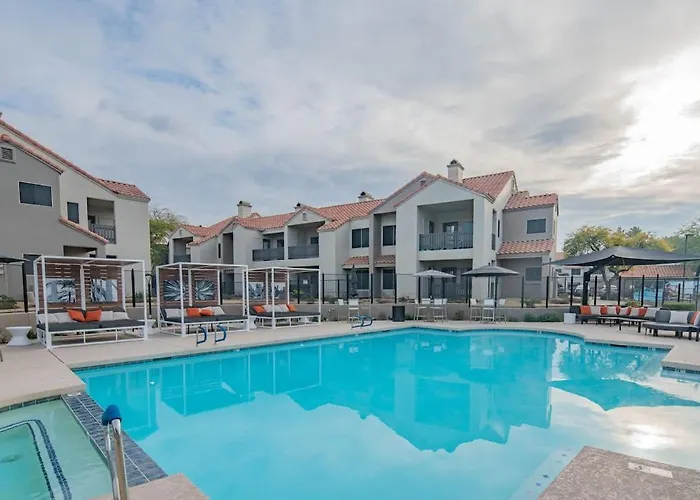 Cozy Kingbed Golf Pickleball Pool Hot Tub Parkng Apartament Scottsdale