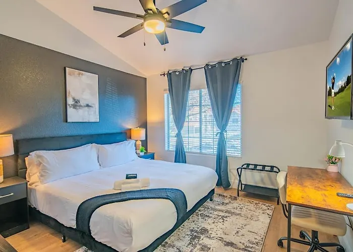 Cozy Kingbed Golf Pickleball Pool Hot Tub Parkng *