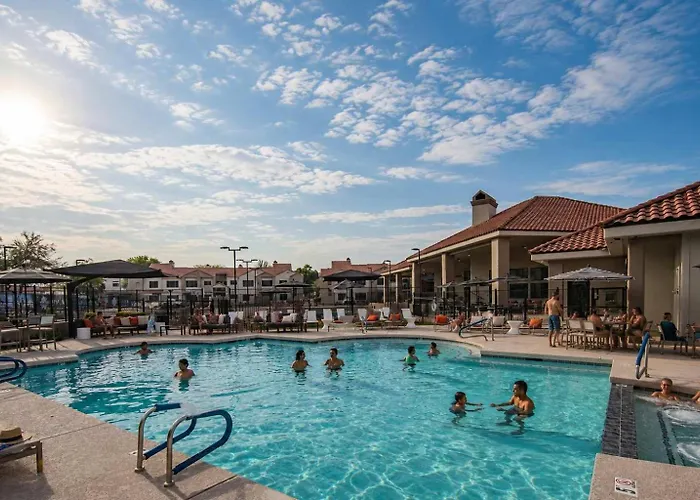 Cozy Kingbed Golf Pickleball Pool Hot Tub Parkng Apartment *
